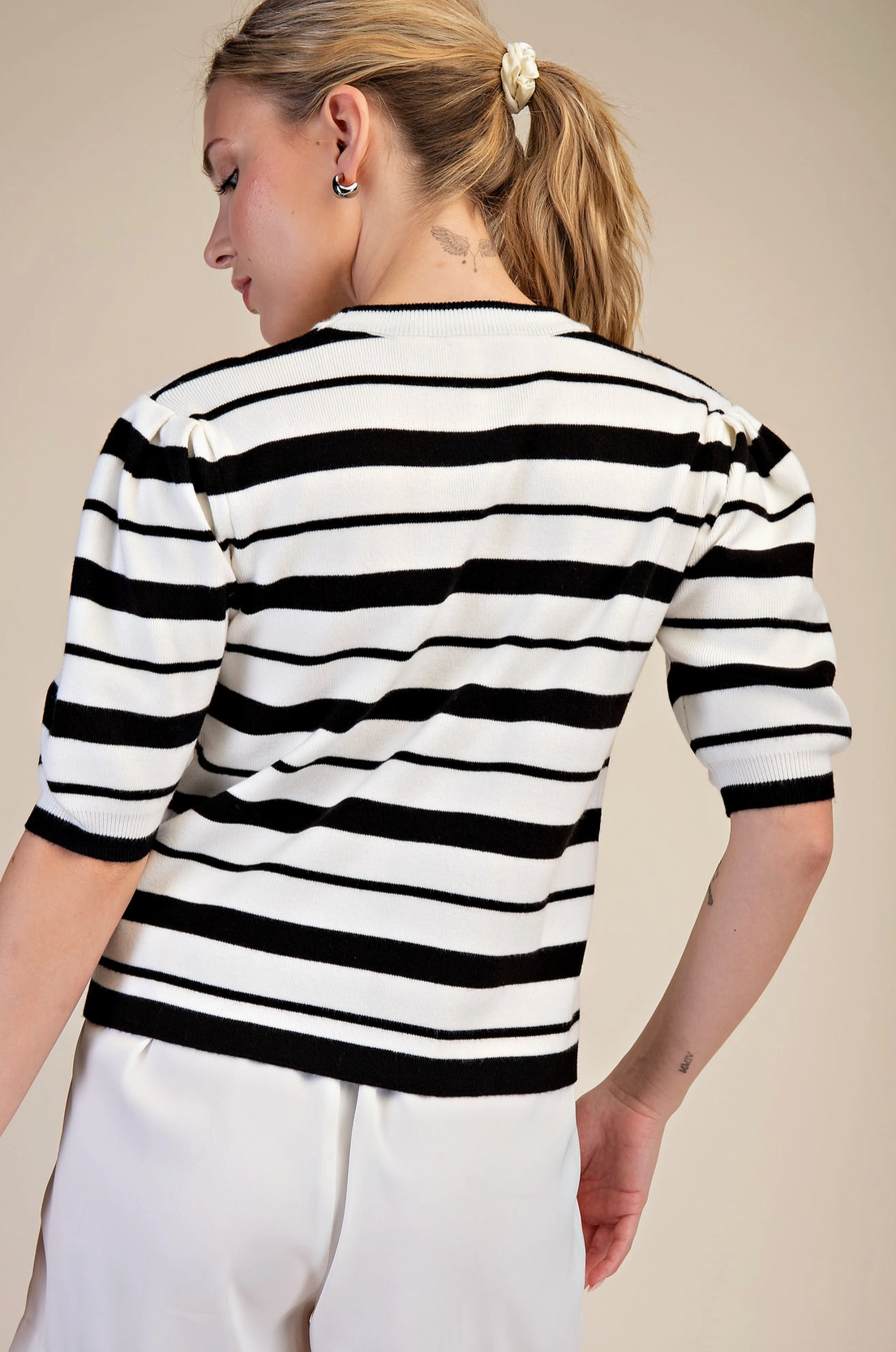 Black and White Stripe Round Neck Short Puff Sleeve Knit Sweater Top